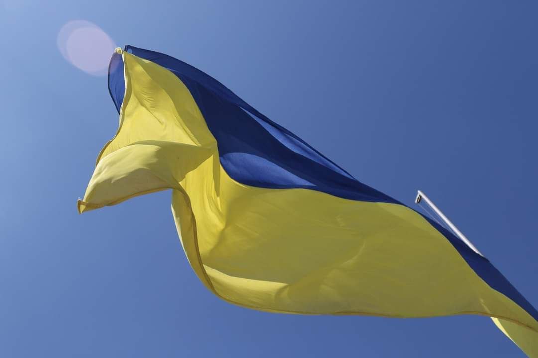 З Днем Прапора та прийдешнім Днем Незалежності України!